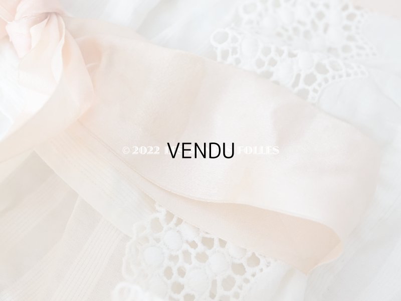 画像6: アンティーク ピンクのシルクリボンが結ばれた　赤ちゃんのおくるみ