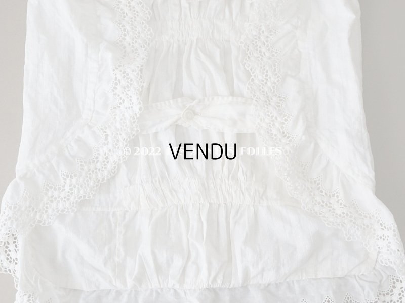 画像12: アンティーク ピンクのシルクリボンが結ばれた　赤ちゃんのおくるみ