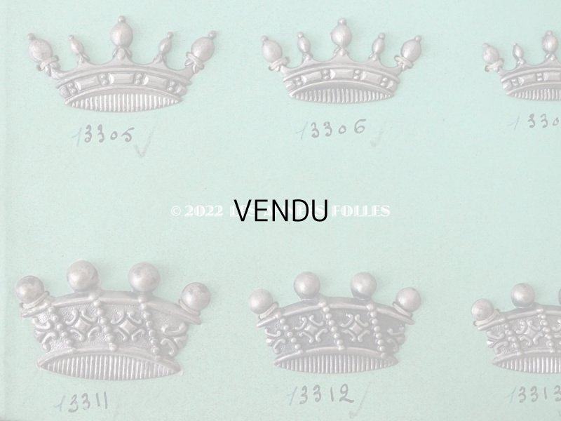 画像8: 1900年代 アンティーク  サンプラー 王冠紋章 メタル製