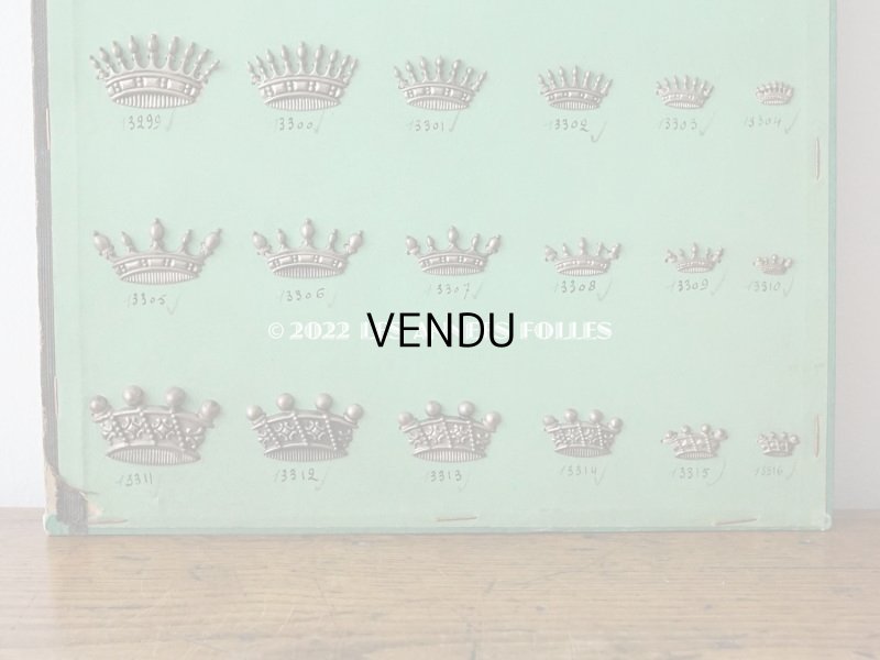 画像3: 1900年代 アンティーク  サンプラー 王冠紋章 メタル製