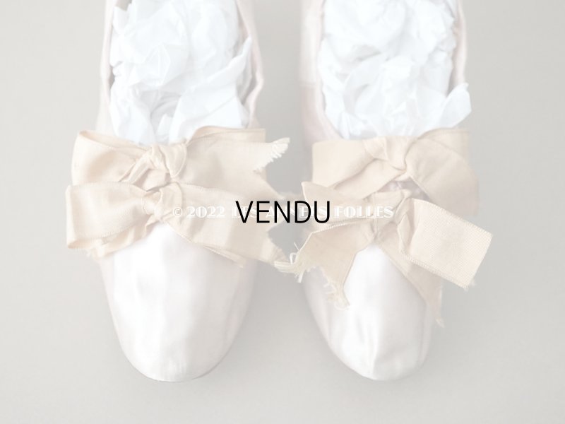 画像4: 1860~1870年代 ナポレオン3世時代 アンティーク 小さなシューズ パウダーピンクのシルクサテン