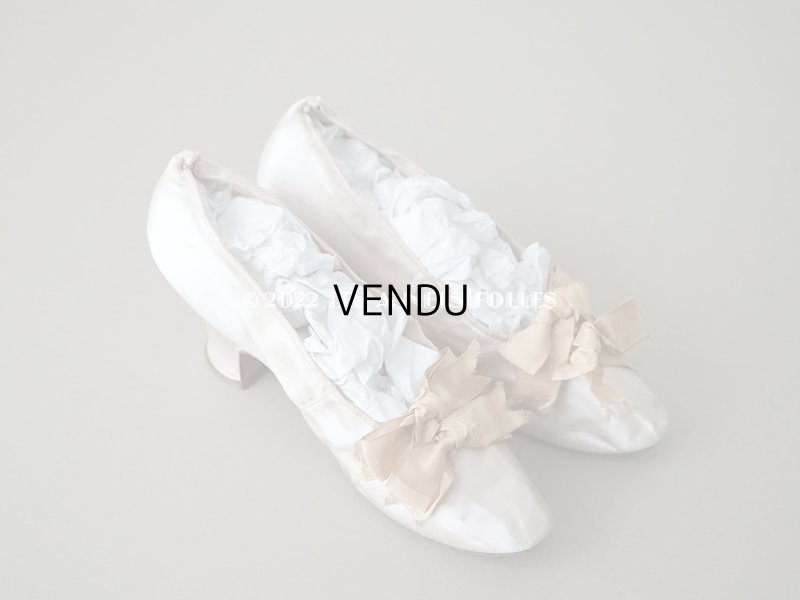 画像3: 1860~1870年代 ナポレオン3世時代 アンティーク 小さなシューズ パウダーピンクのシルクサテン