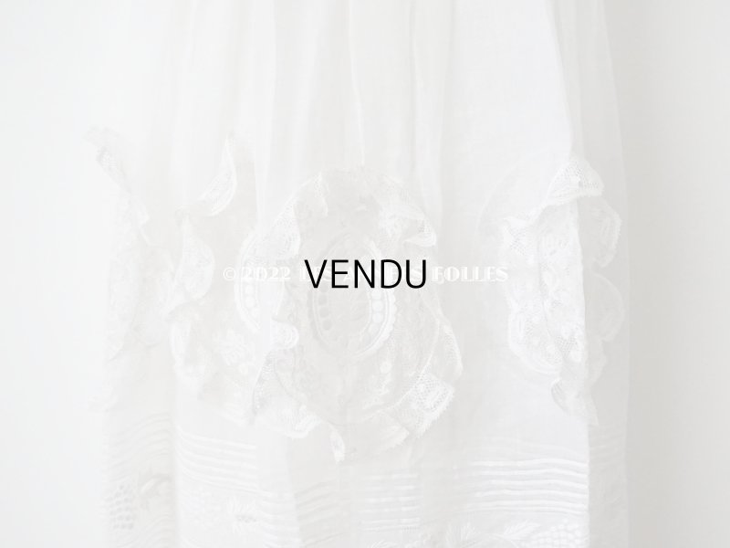 画像9: アンティーク 洗礼式のベビードレス 葡萄柄 手刺繍&手縫い&手編みのヴァランシエンヌレース