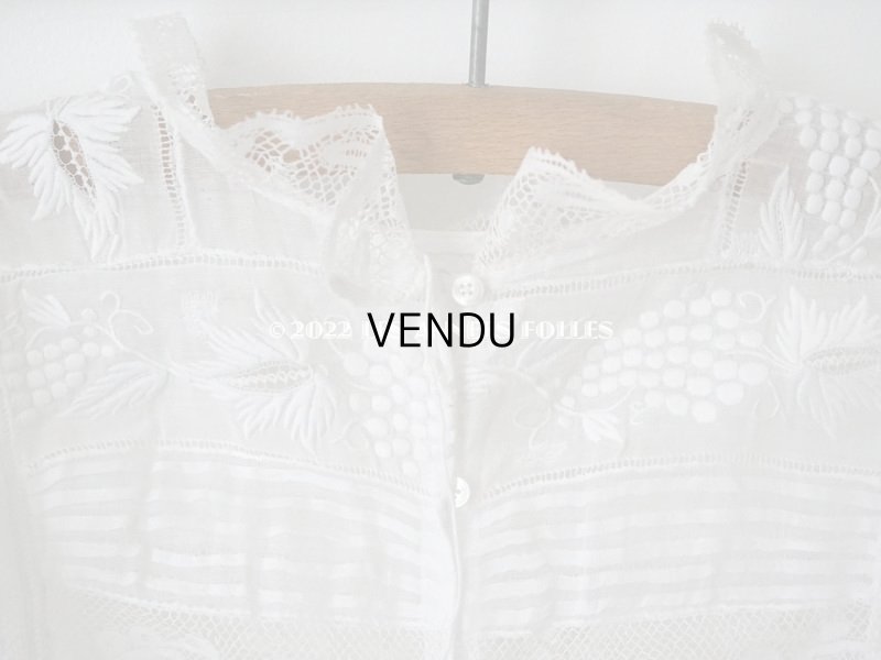 画像16: アンティーク 洗礼式のベビードレス 葡萄柄 手刺繍&手縫い&手編みのヴァランシエンヌレース