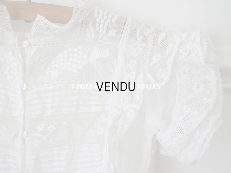 画像17: アンティーク 洗礼式のベビードレス 葡萄柄 手刺繍&手縫い&手編みのヴァランシエンヌレース