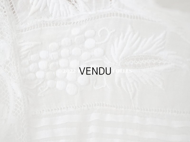 画像6: アンティーク 洗礼式のベビードレス 葡萄柄 手刺繍&手縫い&手編みのヴァランシエンヌレース