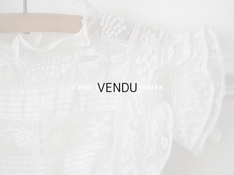 画像5: アンティーク 洗礼式のベビードレス 葡萄柄 手刺繍&手縫い&手編みのヴァランシエンヌレース