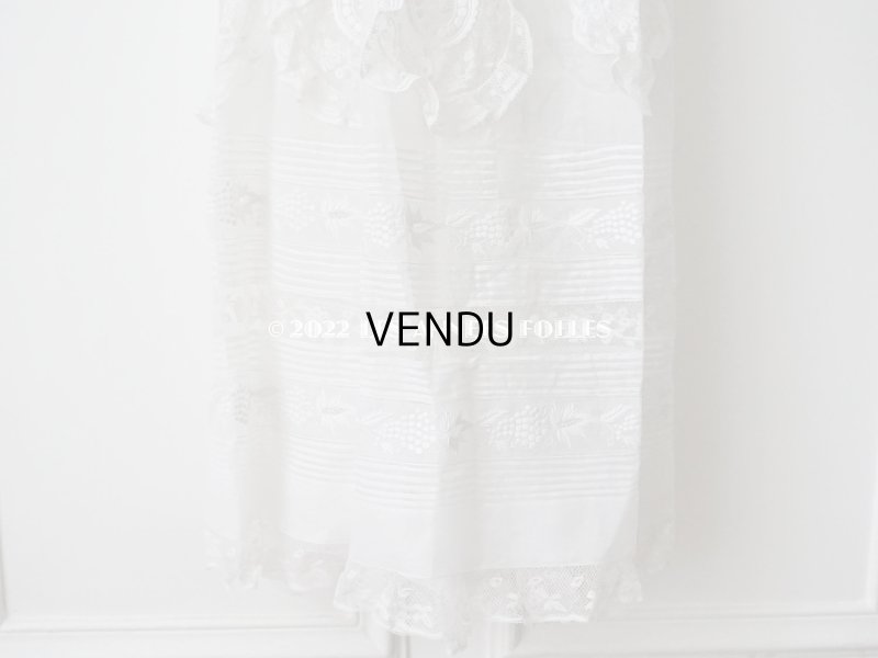 画像10: アンティーク 洗礼式のベビードレス 葡萄柄 手刺繍&手縫い&手編みのヴァランシエンヌレース