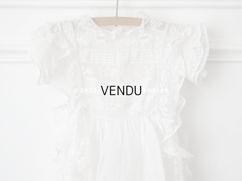 画像3: アンティーク 洗礼式のベビードレス 葡萄柄 手刺繍&手縫い&手編みのヴァランシエンヌレース