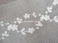 画像3: 1900年代 アンティーク 花の刺繍入り　チュールレース  33cm 約7.5cm幅  (3)