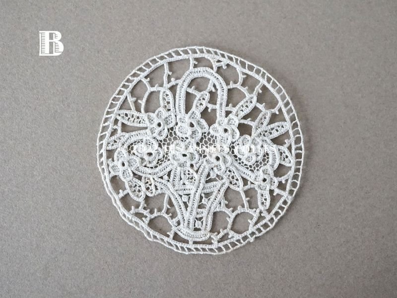 画像4: アンティーク ヴェネチアン ニードルポイントレース 花かごのモチーフ