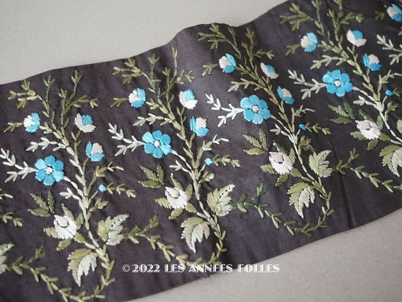 画像1: 19世紀末 アンティーク シルク製リボン 花の手刺繍　3.6ｍ　幅8.8cm