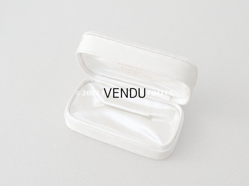 画像6: 1900年代 アンティーク  イニシャル入り シルクサテンのジュエリーボックス  淡いグレーベージュ