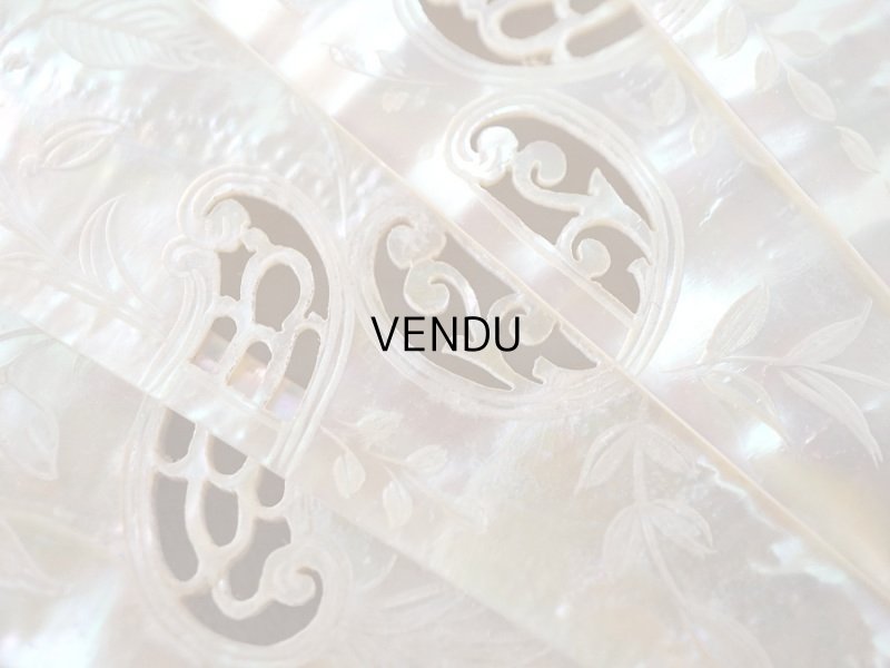 画像12: 1900年代 アンティーク  箱入り　デュシェスレースの大きなファン 彫刻入りマザーオブパール