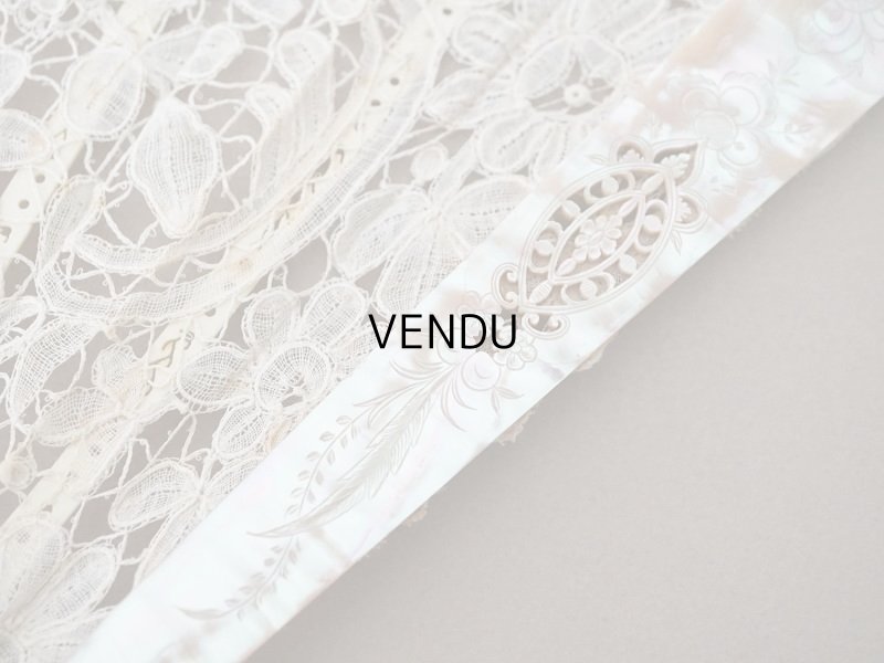 画像10: 1900年代 アンティーク  箱入り　デュシェスレースの大きなファン 彫刻入りマザーオブパール