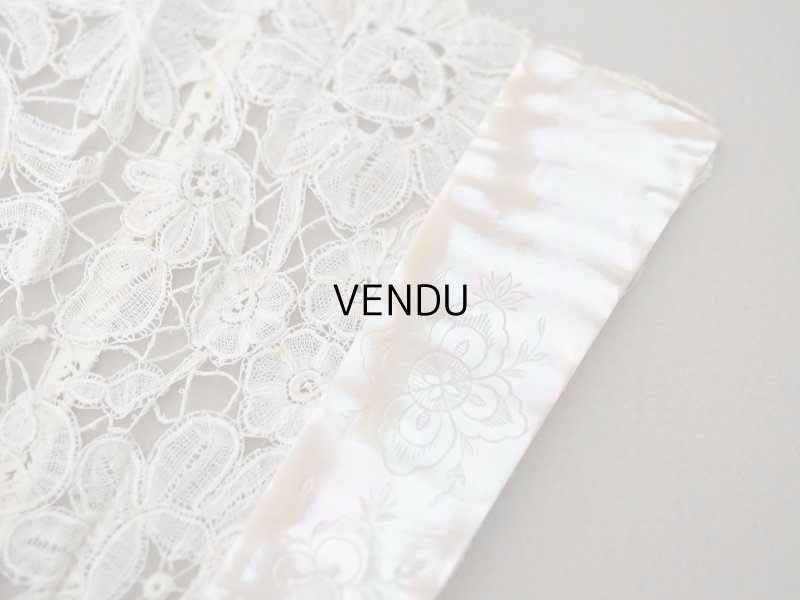 画像9: 1900年代 アンティーク  箱入り　デュシェスレースの大きなファン 彫刻入りマザーオブパール