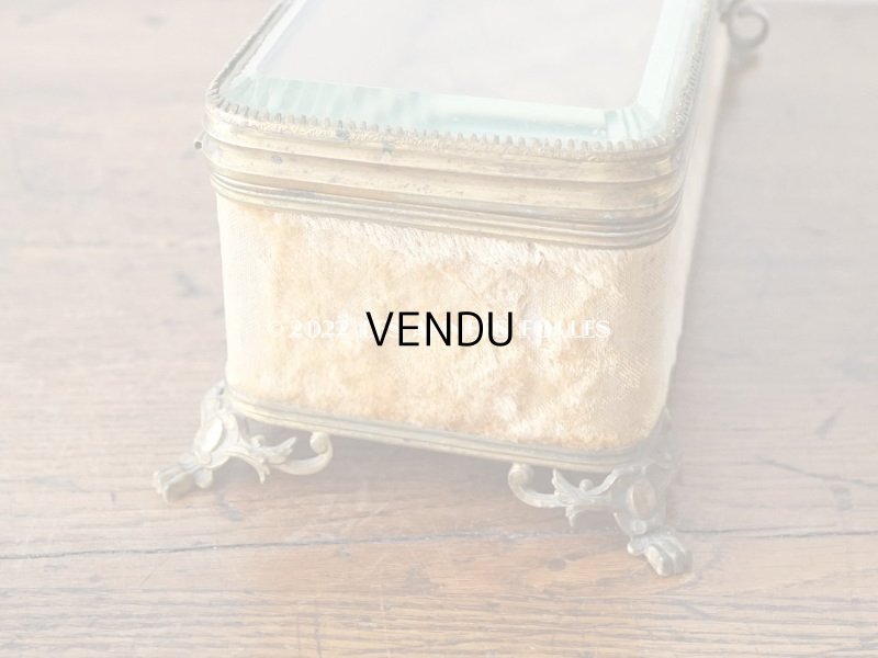 画像7: 19世紀 アンティーク 大きなジュエリーボックス ゴールドのシルク製クッション