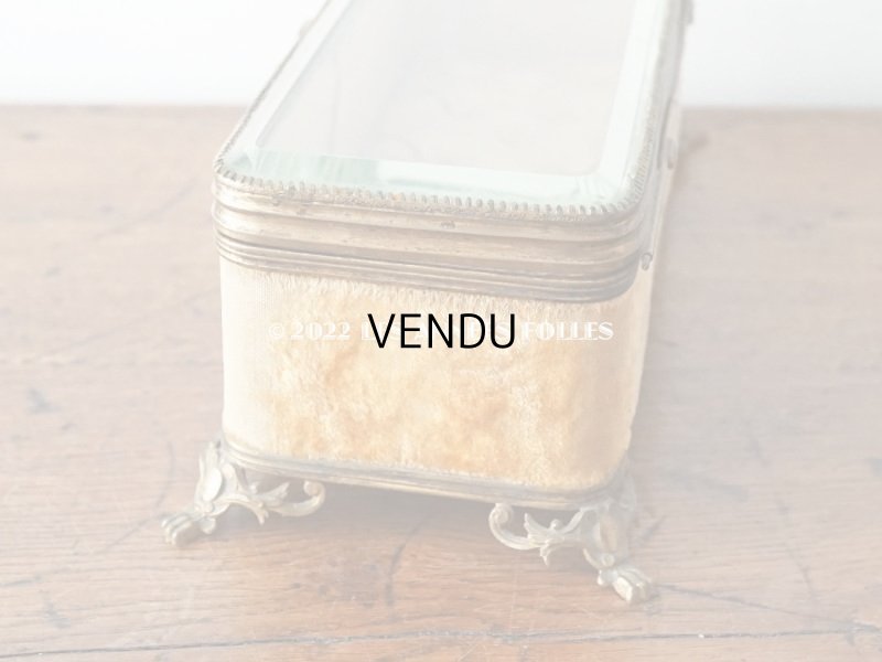 画像6: 19世紀 アンティーク 大きなジュエリーボックス ゴールドのシルク製クッション