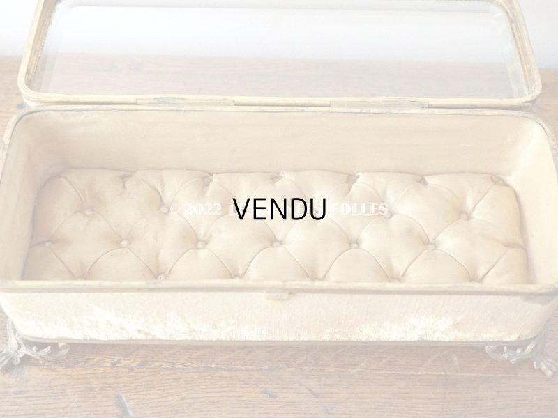 画像14: 19世紀 アンティーク 大きなジュエリーボックス ゴールドのシルク製クッション