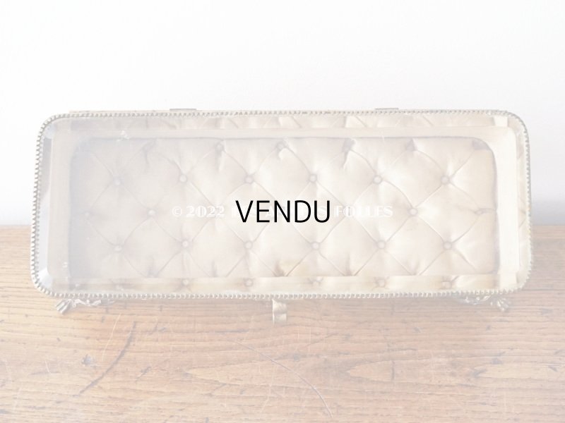 画像9: 19世紀 アンティーク 大きなジュエリーボックス ゴールドのシルク製クッション