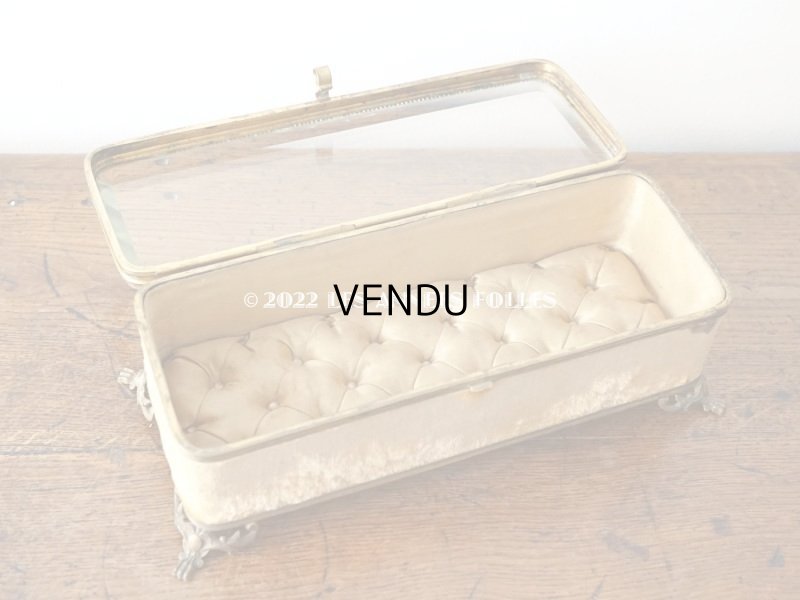 画像13: 19世紀 アンティーク 大きなジュエリーボックス ゴールドのシルク製クッション