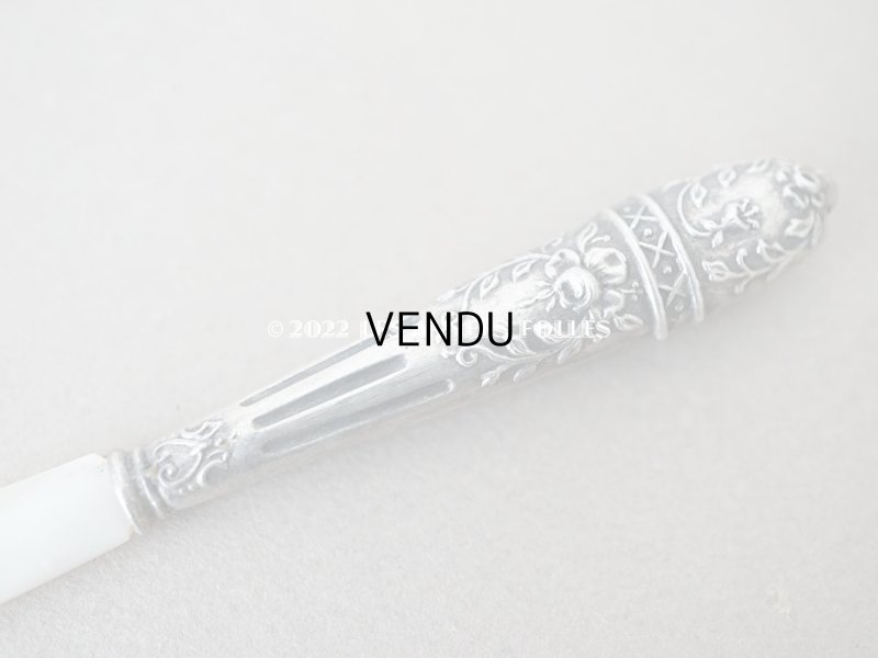 画像5: 1900年代 アンティーク シルバー&シェル製 薔薇のリース柄 小さなペーパーナイフ