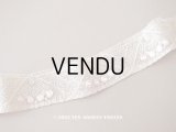 1930年代  アンティーク 淡いピンクの薔薇刺繍入り グレー・ベージュのレース　1.48m