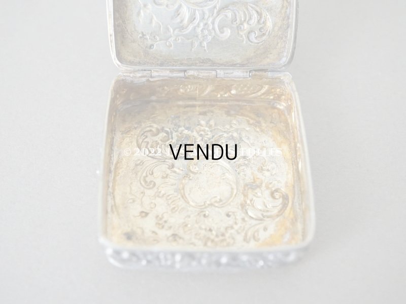 画像9: アンティーク シャトレーヌ用 シルバー製　ロカイユ装飾のパウダーケース