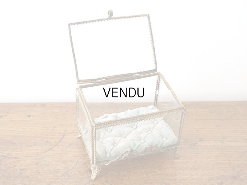 画像3: 19世紀 アンティーク 天使＆薔薇のガーランドのオルモル 大きなジュエリーケース ブルー・グリーンのベルベットのクッション