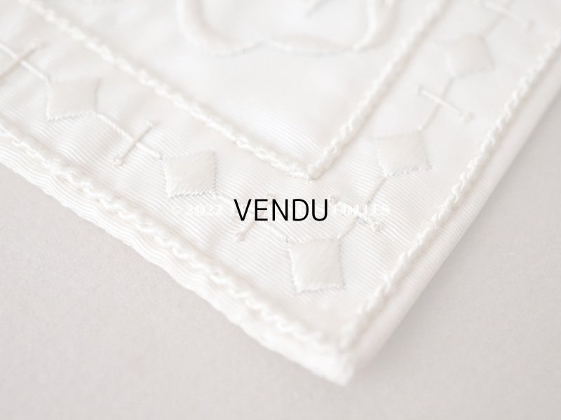 画像9: 1900年代 アンティーク 聖書カバー　ホワイトワークのイニシャル入り 