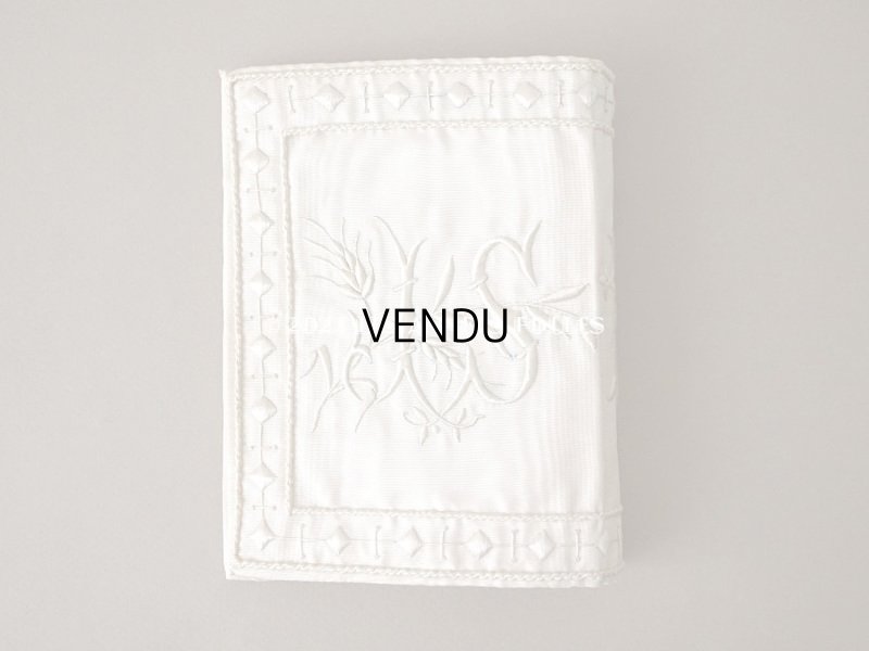 画像7: 1900年代 アンティーク 聖書カバー　ホワイトワークのイニシャル入り 