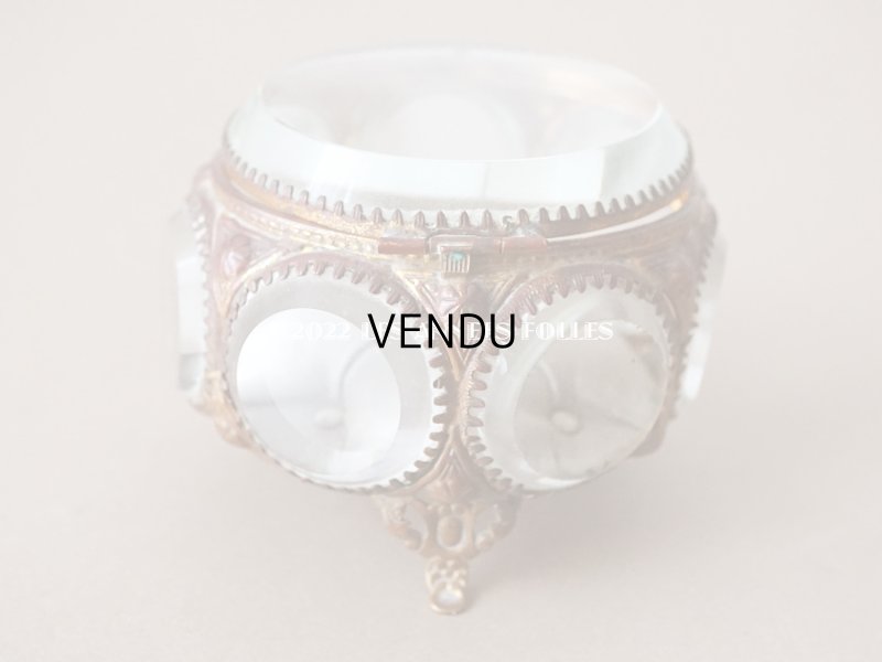 画像15: 19世紀末 アンティーク ジュエリーボックス パウダーブルーのクッション ラウンド型 ロカイユ装飾の脚