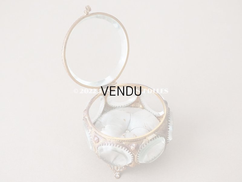 画像7: 19世紀末 アンティーク ジュエリーボックス パウダーブルーのクッション ラウンド型 ロカイユ装飾の脚