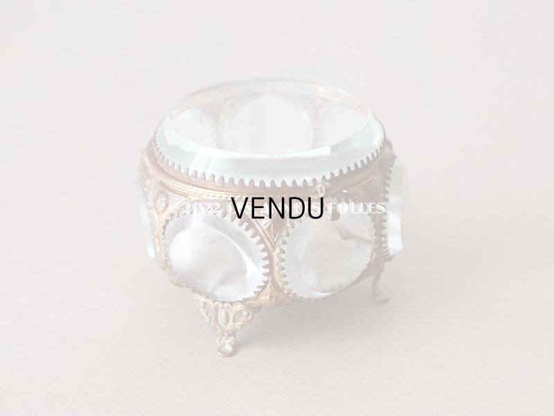 画像3: 19世紀末 アンティーク ジュエリーボックス パウダーブルーのクッション ラウンド型 ロカイユ装飾の脚