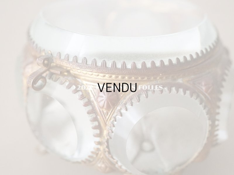 画像17: 19世紀末 アンティーク ジュエリーボックス パウダーブルーのクッション ラウンド型 ロカイユ装飾の脚