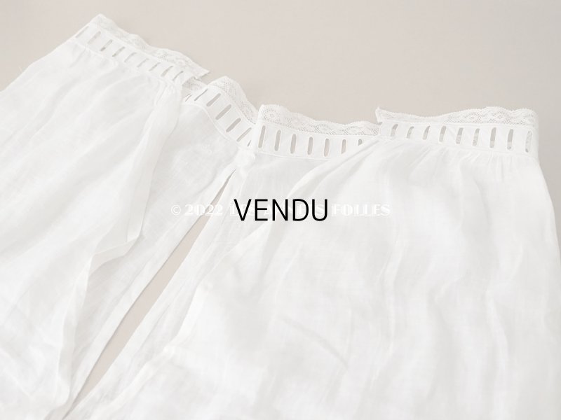 画像13: 1900年代 アンティーク ペチコート 王冠紋章の刺繍入り ピンクのリボン&手編みのヴァランシエンヌレース