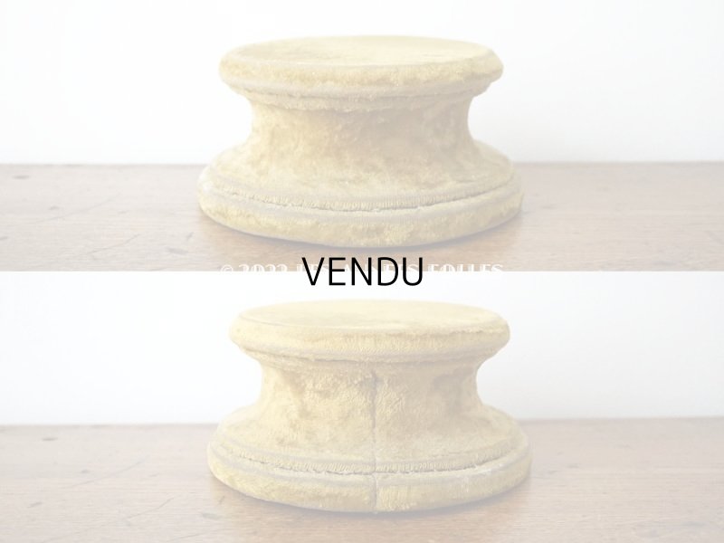 画像3: 1900年代 アンティーク ベルベットの台座 マスタード ラウンド型