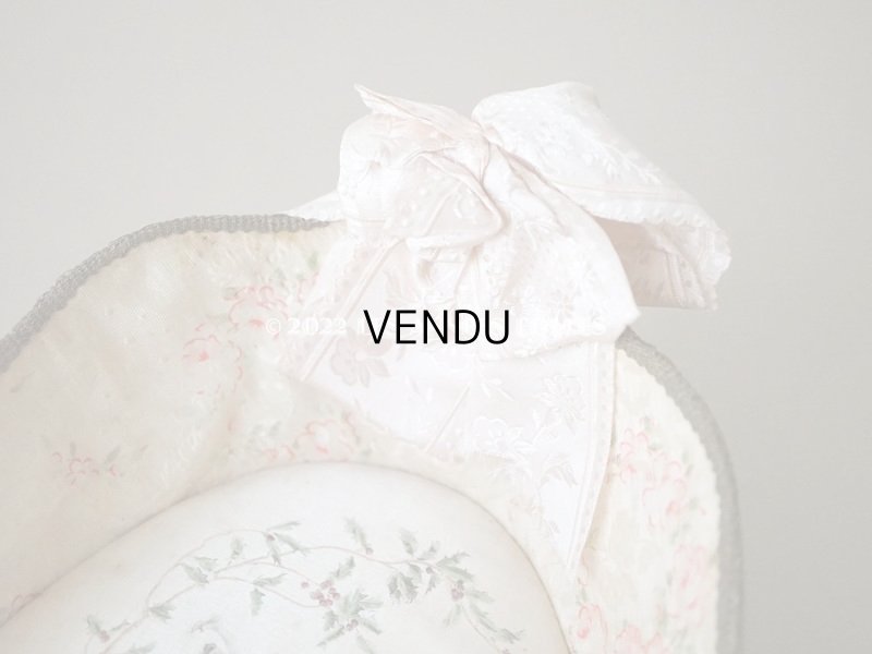 画像12: 1907年 アンティーク ピンクのリボンが結ばれた　バテムのシルク製パニエ　薔薇模様