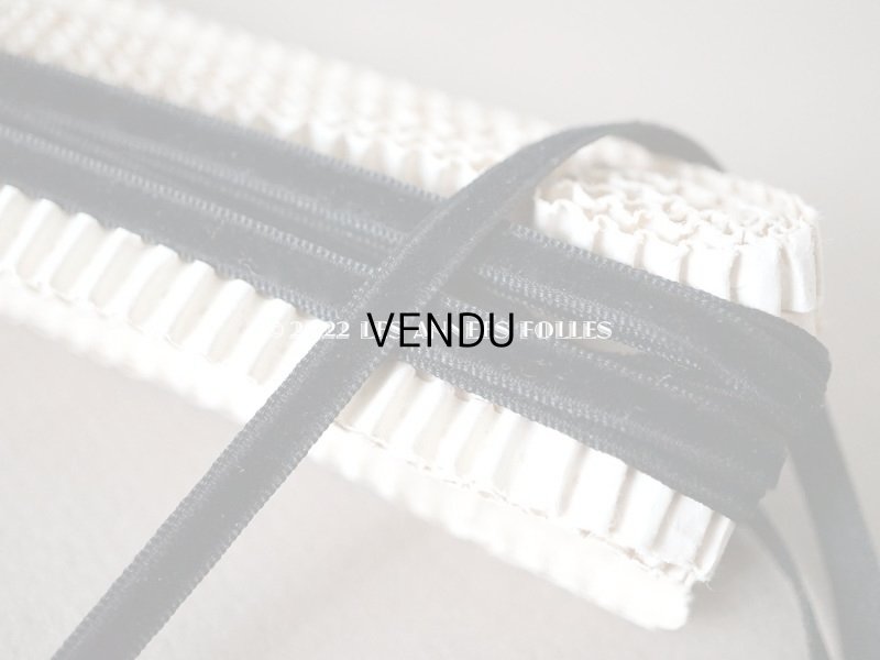 画像5: 19世紀末 アンティーク シルク製 極細 ベルベットリボン 黒 ダブルフェイス 5mm幅 4.8m