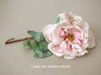画像1: 1900年代 アンティーク　薔薇の大きな布花 パウダーピンク　クウォーター・ロゼット咲き (1)
