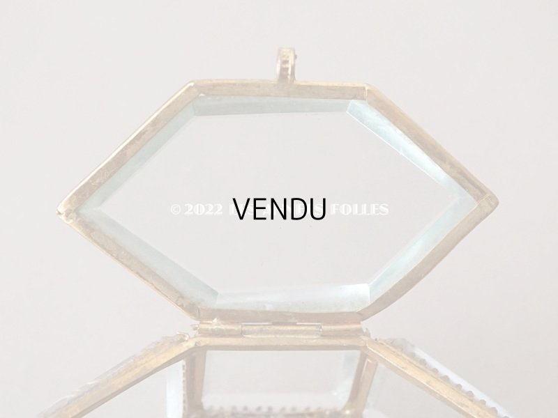 画像11: 19世紀末 アンティーク ジュエリーボックス 6角形　グレイッシュブルーのシルク製クッション