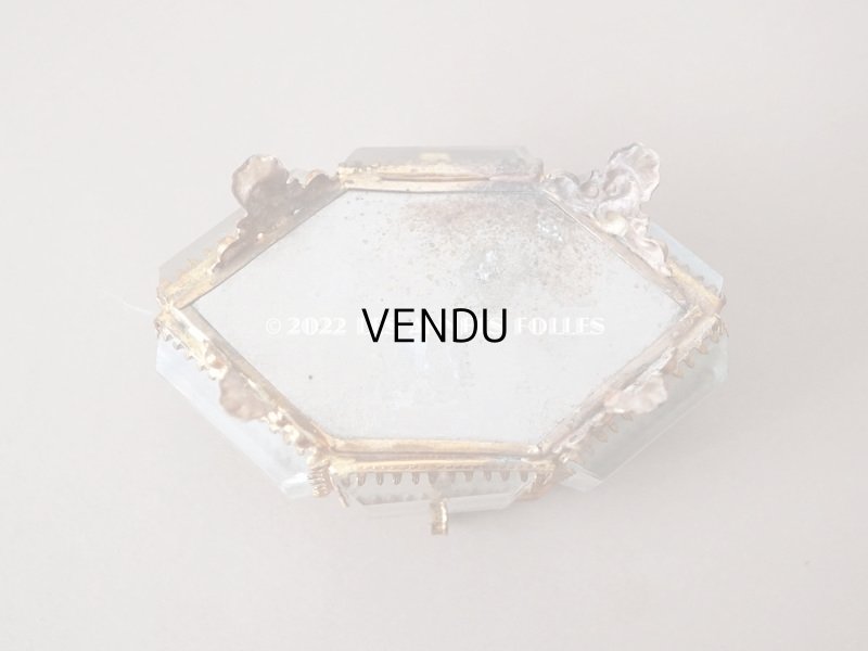 画像9: 19世紀末 アンティーク ジュエリーボックス 6角形　グレイッシュブルーのシルク製クッション