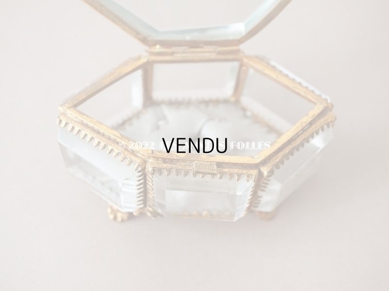 画像12: 19世紀末 アンティーク ジュエリーボックス 6角形　グレイッシュブルーのシルク製クッション