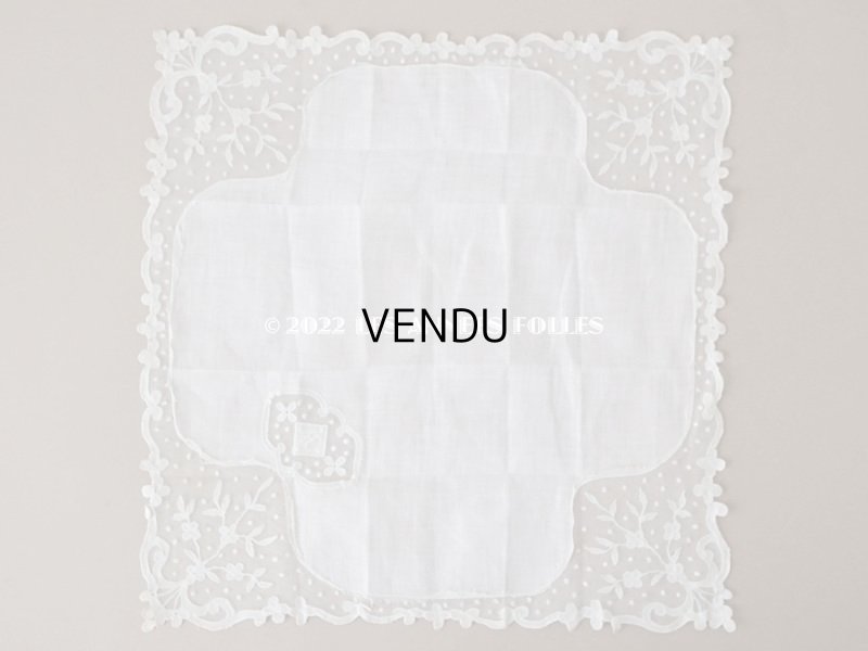 画像4: アンティーク  ハンカチ イニシャル＆花模様＆ドットの刺繍入り　