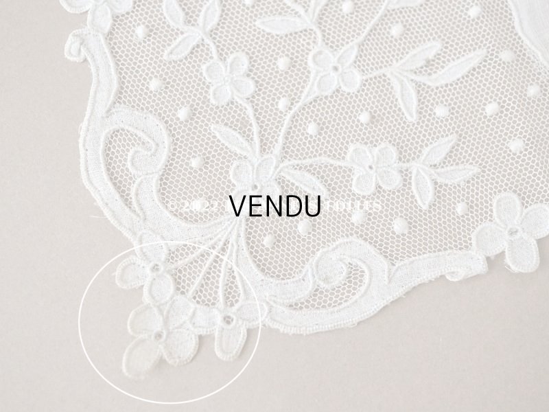 画像6: アンティーク  ハンカチ イニシャル＆花模様＆ドットの刺繍入り　