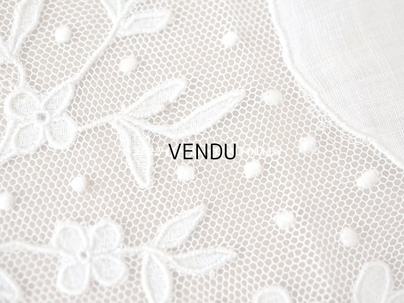 画像7: アンティーク  ハンカチ イニシャル＆花模様＆ドットの刺繍入り　