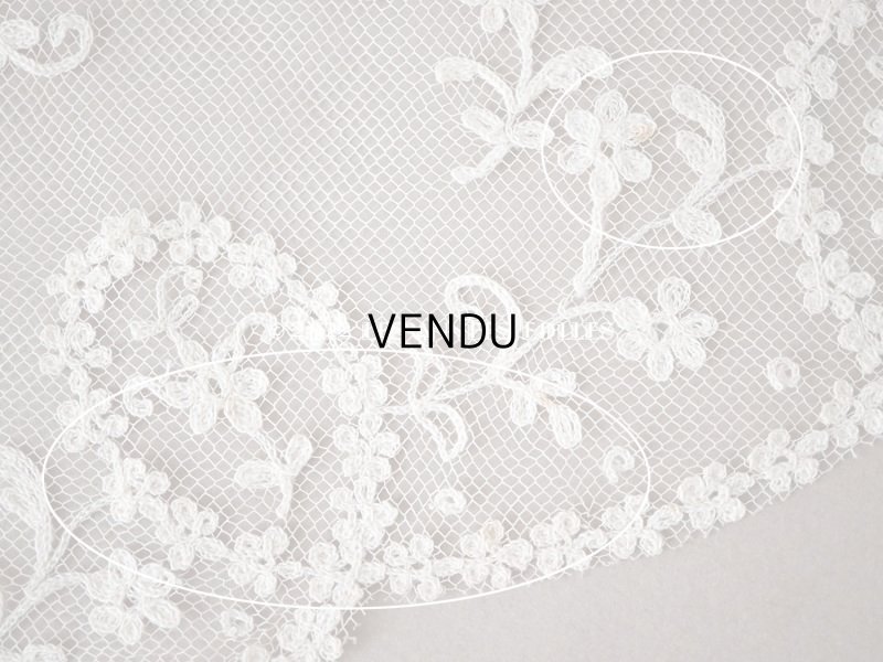 画像9: アンティーク 幅広 レース　花模様の手刺繍入り 90×幅31.5〜32.5cm