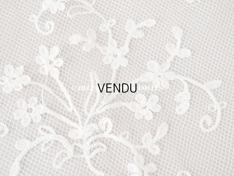 画像16: アンティーク 幅広 レース　花模様の手刺繍入り 90×幅31.5〜32.5cm