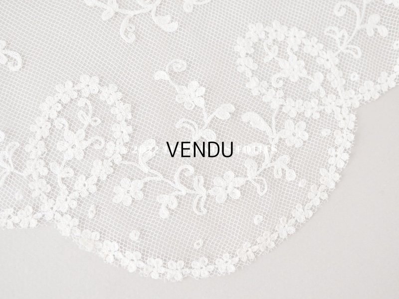 画像11: アンティーク 幅広 レース　花模様の手刺繍入り 90×幅31.5〜32.5cm
