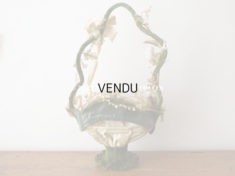 画像3: 【12周年セール対象外】1900年頃 アンティーク  グローブ・ド・マリエのパニエ型クッション  ワックスフラワーのティアラ&ブートニア付き